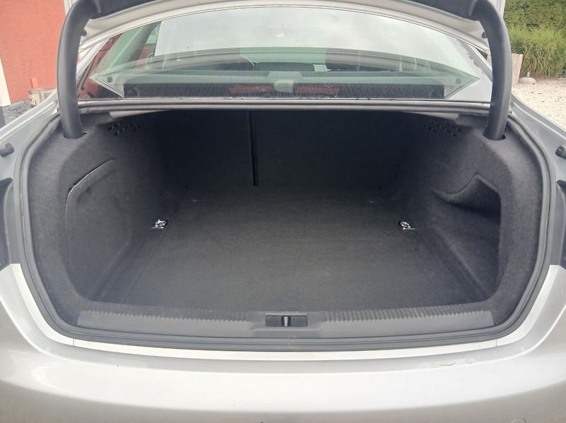Audi A4 1.8 TFSi S-line - fotka 12 z 31