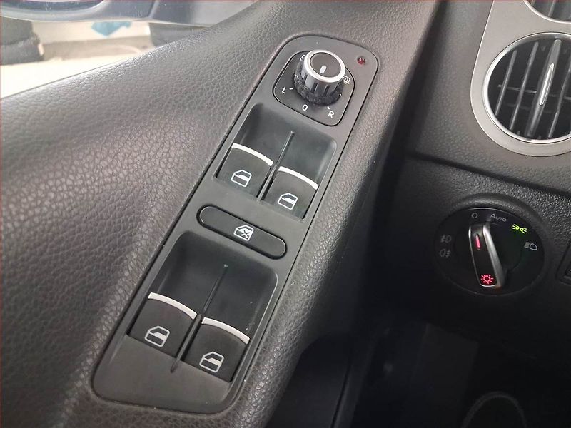 Volkswagen Tiguan (2011) Freestyle 2.0 TSI, 4X4 - fotka 16 z 16