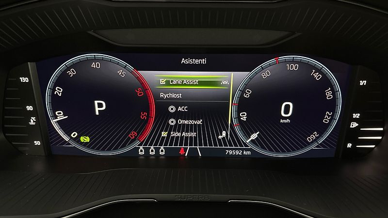 Škoda Superb 2.0 TDI DSG L&K Combi - fotka 10 z 36