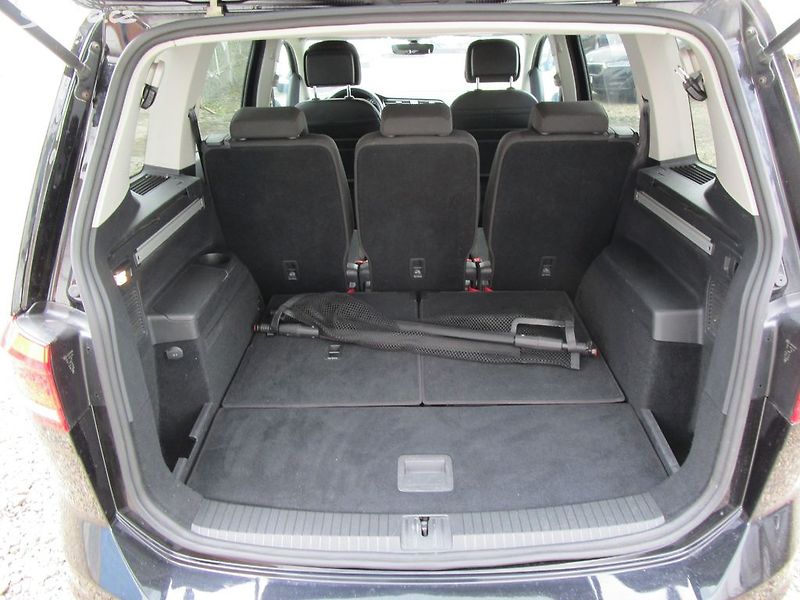 Volkswagen Touran 1,2TSI-81KW-NOVÁ STK+OLEJ - fotka 13 z 31