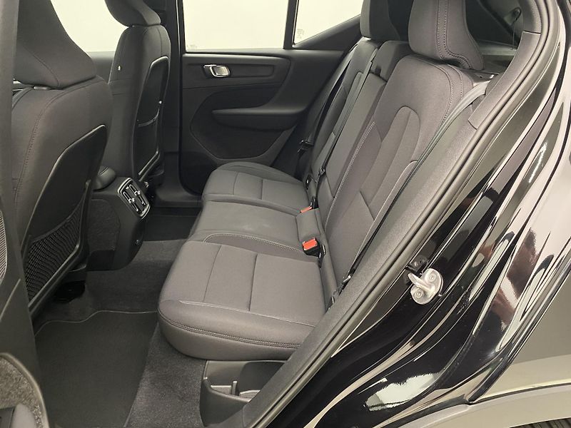 Volvo XC40 PURE ELECTRIC REZERVACE - fotka 5 z 52