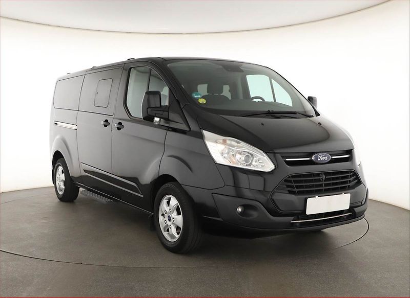Ford Tourneo Custom (2017) Titanium 2.0 EcoBlue, ČR, 1Maj - fotka 1 z 20