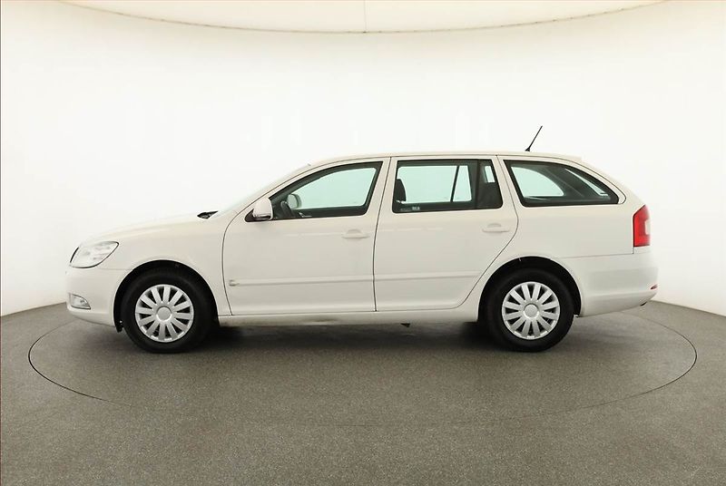 Škoda Octavia (2012) 1.6 TDI, Serv.kniha, Tempomat - fotka 3 z 16