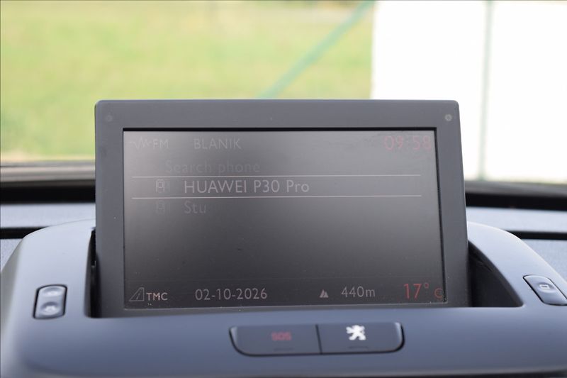 Peugeot 3008 1,6 i 88KW ALU NAVI PANORAMA - fotka 37 z 50