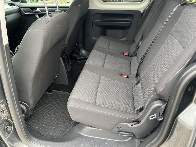 Volkswagen Caddy (2018) MAXI 2,0TDi 7 míst pěkný stav! - fotka 25 z 42