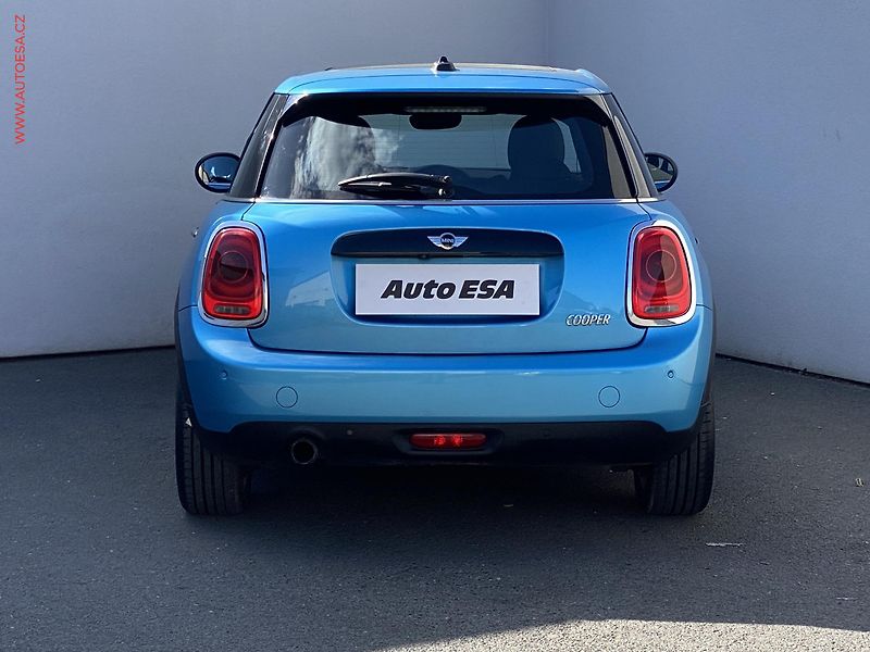 Mini Cooper (2015) 1.5i, LED, navi, panor - fotka 5 z 19