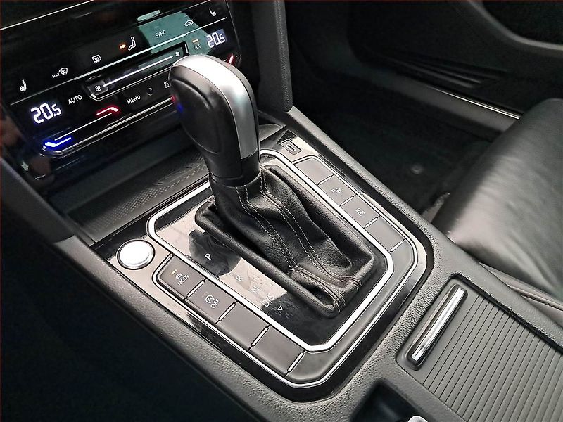 Volkswagen Passat (2021) R-Line 2.0 TDI - fotka 13 z 17