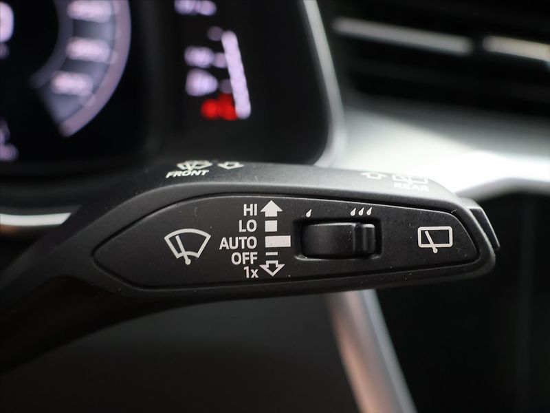Audi A6 Allroad 3.0 55 TDI 253kW B&O DPH TOP - fotka 21 z 35