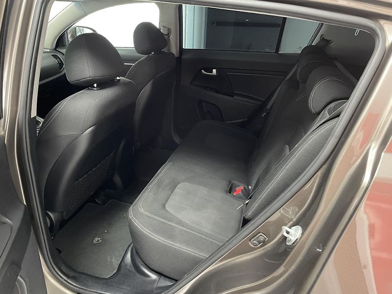 Kia Sportage 1.6 GDi ČR TZ REZERVACE  - fotka 17 z 23
