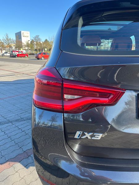 BMW iX3 (2021) /210kW - fotka 5 z 38