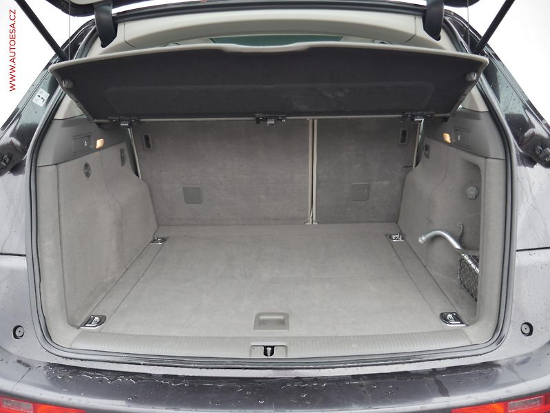 Audi Q5 (2011) 2.0TDi Quattro, 1.maj, AT - fotka 7 z 22