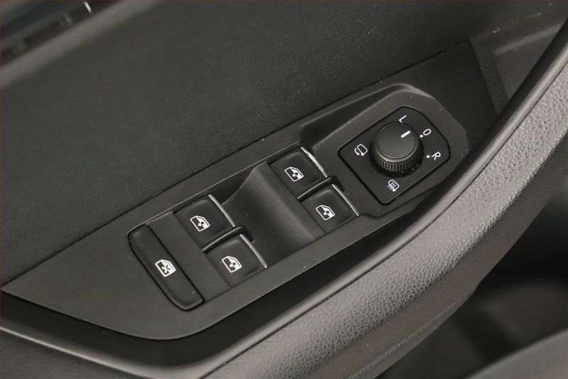 Škoda Karoq (2019) 1.5 TSI, Automat, ČR,1.maj - fotka 16 z 16