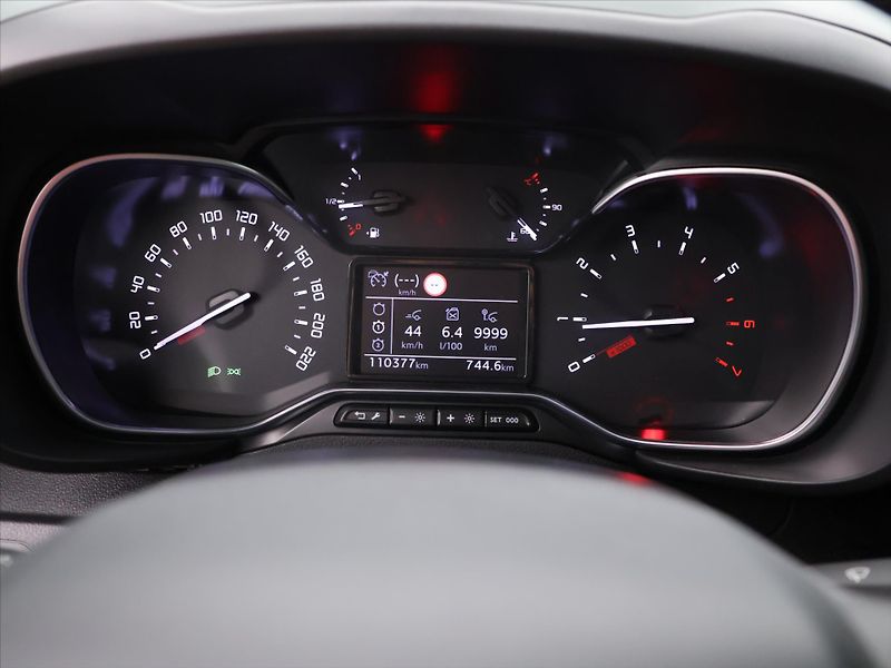Citroën Berlingo 1,5 BlueHDI 96kW Shine XL CZ - fotka 16 z 25