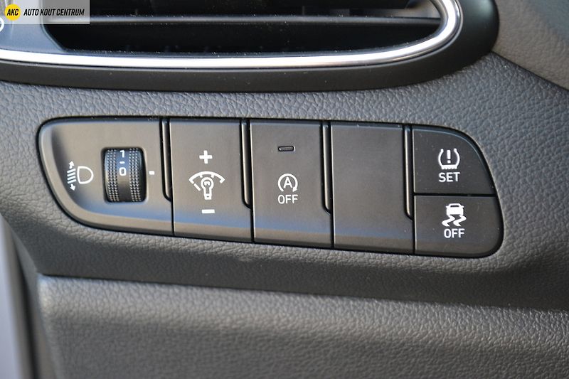 Hyundai i30 WG 1.5T-GDI 103KW DCT FAMILY N - fotka 36 z 47