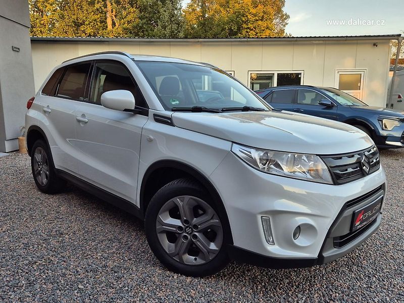 Suzuki Vitara (2016) 1.6VVT 88KW Automat COMFORT - fotka 5 z 52