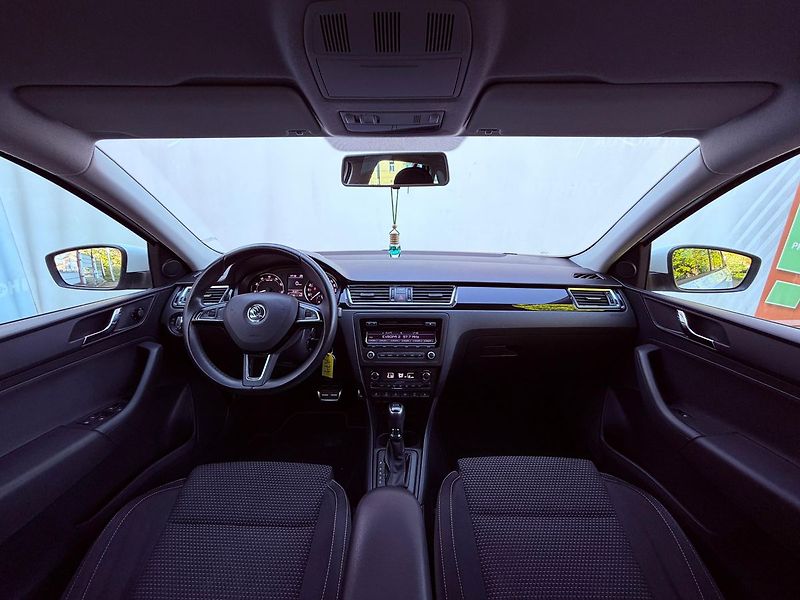 Škoda Rapid 1.4 TSi Elegance DSG, 1.Maj - fotka 15 z 25