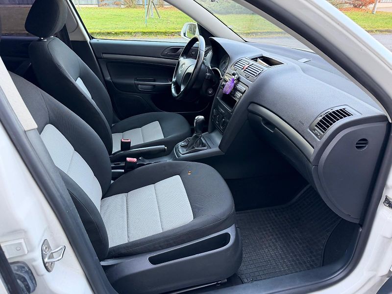 Škoda Octavia II. 1,9 TDI / 2.maj./ ČR /  - fotka 20 z 30