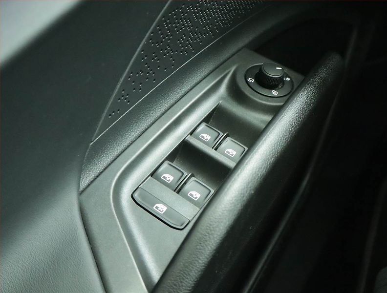 Škoda Enyaq (2023) Sportline iV 60 (62 kWh) - fotka 16 z 22