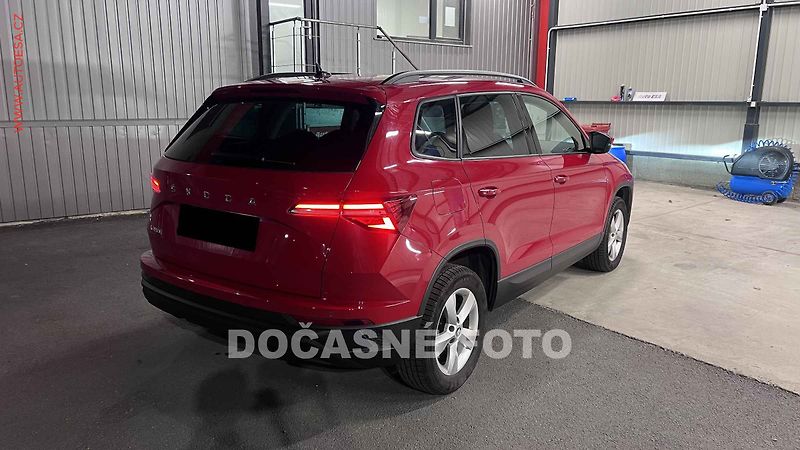 Škoda Karoq (2023) 1.5 TSi, 1.maj,ČR - fotka 2 z 3