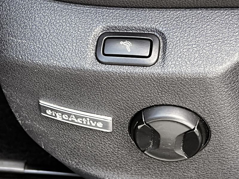 Volkswagen Golf 2.0 TDi 110kw plný servis!  - fotka 15 z 24