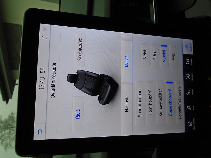 Ford Explorer 3,0EcoBoost Plug-in-Hybrid ST - fotka 27 z 50