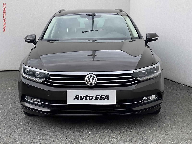 Volkswagen Passat (2016) 2.0 TDi, Comfort, DSG, LED - fotka 2 z 20