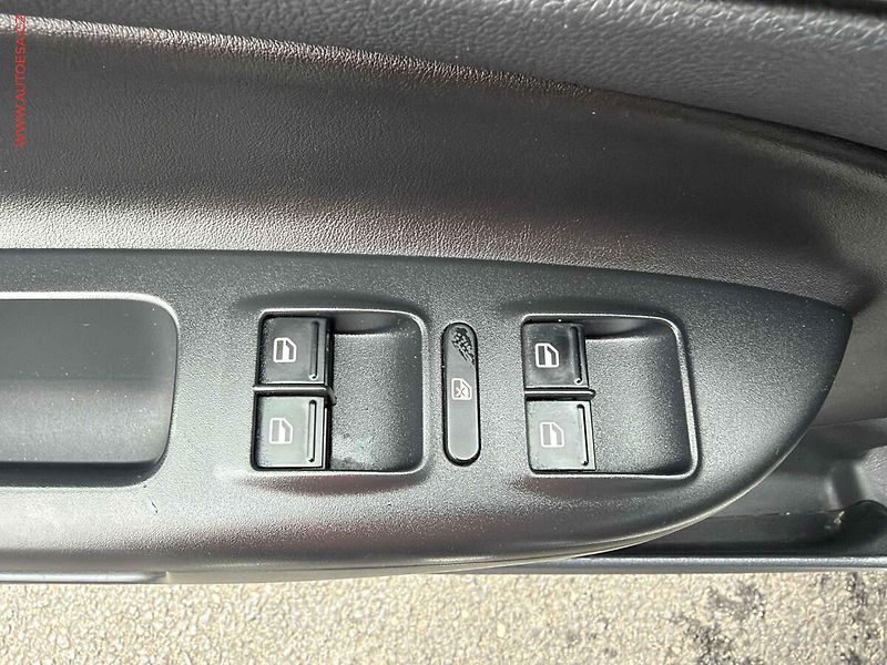Škoda Octavia (2012) 2.0 TDi, RS, DSG, xenon - fotka 11 z 18