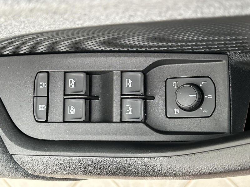 Škoda Octavia 2.0 TDI Top selection - fotka 16 z 26