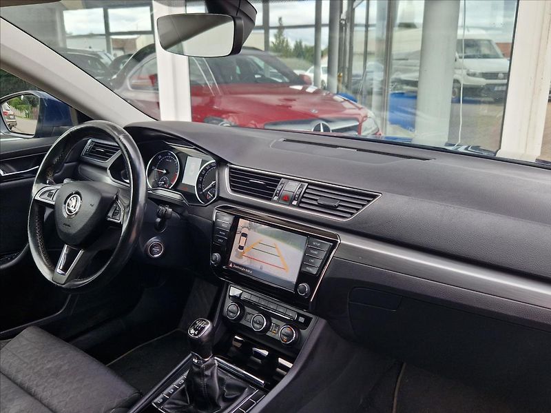 Škoda Superb 2,0 TDI 4x4 WEBASTO KAMERA TAŽ - fotka 18 z 41
