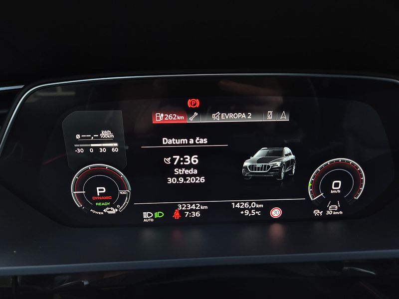 Audi e-tron 55 QUATTRO 300kw SOH 95 % - fotka 49 z 49