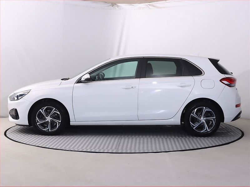 Hyundai i30 (2022) Family 1.0 T-GDI, Automat - fotka 3 z 20