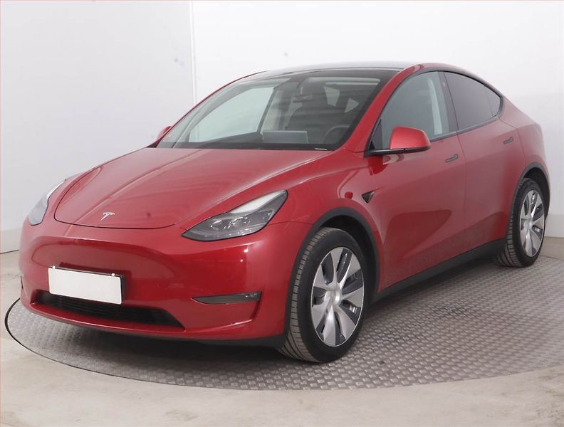 Tesla Model Y (2021) Long Range AWD 75kWh, SoH 91% - fotka 2 z 23
