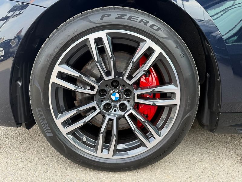 BMW Řada 5 540dx Touring 10/2025 TOP - fotka 16 z 30