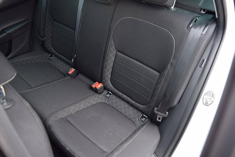 Škoda Fabia (2015) 1.2TSI 66kw STYLE AC TEMPOMAT - fotka 15 z 45