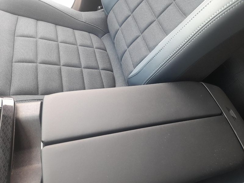 Citroën C5 Aircross (2026) PLUS Hybrid 145k Automatic - fotka 45 z 49