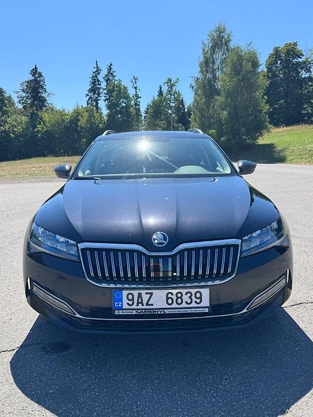 Škoda Superb (2023) 4x4 - fotka 3 z 21