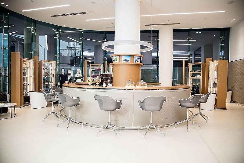 Bentley v Dubaji otevřelo svůj největší showroom.