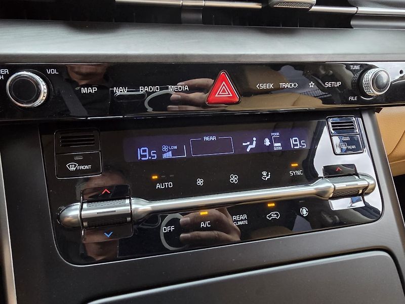 Kia Carnival 2.2-9 míst-SKLADEM - fotka 19 z 63