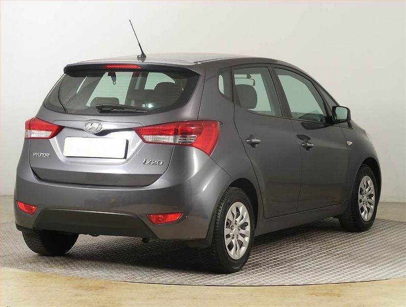 Hyundai ix20 (2015) 1.4 CVVT, Serv.kniha - fotka 5 z 18