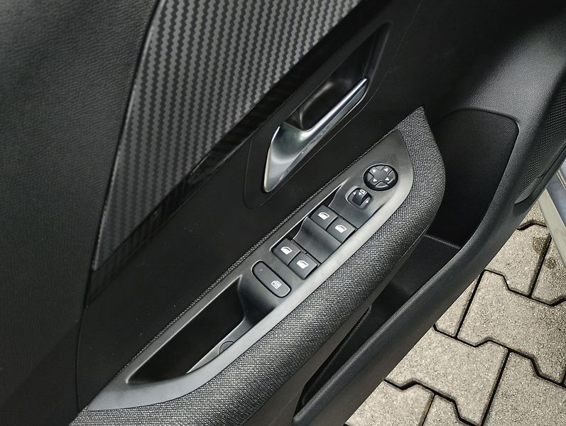 Peugeot 208 (2026) BUSINESS Turbo 100 MAN6 - fotka 20 z 24