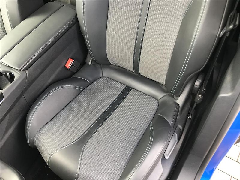 Peugeot 3008 1,5 1.5 BlueHDI 130 EAT8 96kw - fotka 19 z 27