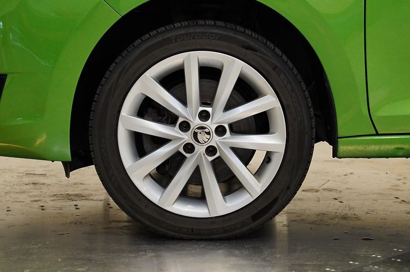 Škoda Rapid - fotka 10 z 27