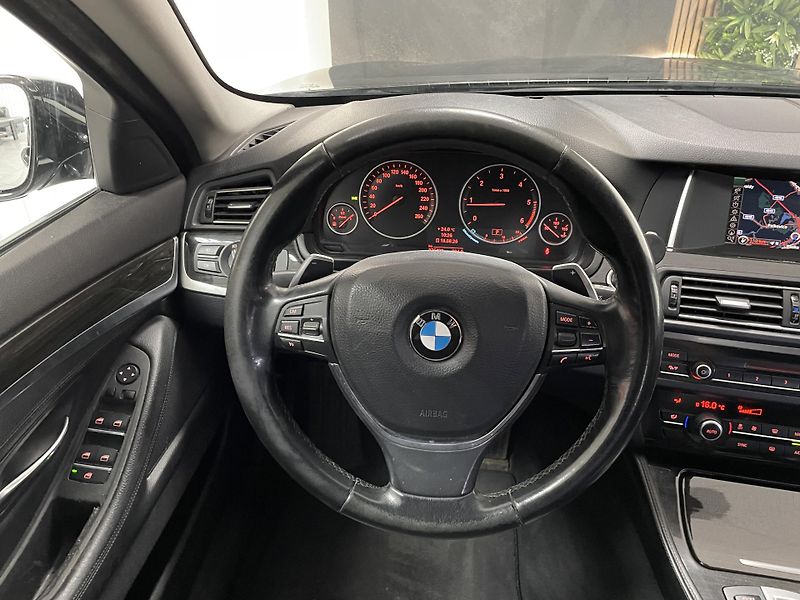 BMW Řada 5 2.0 D AT NAVI KŮŽE BI-XENON - fotka 21 z 28