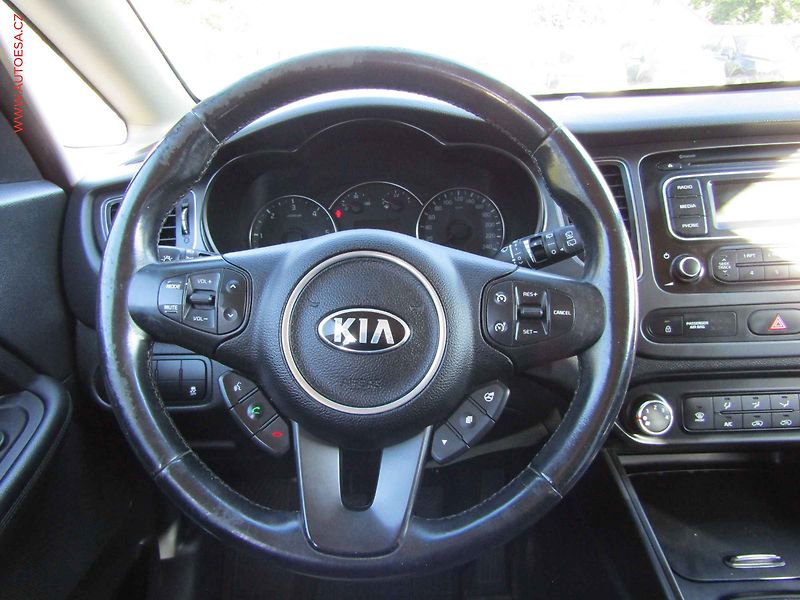 Kia Carens (2014) 1.7 CRDi, AC - fotka 15 z 17