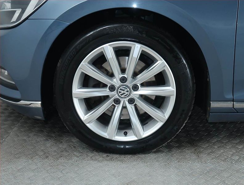 Volkswagen Passat (2015) Highline 2.0 TDI, Tempomat - fotka 14 z 16