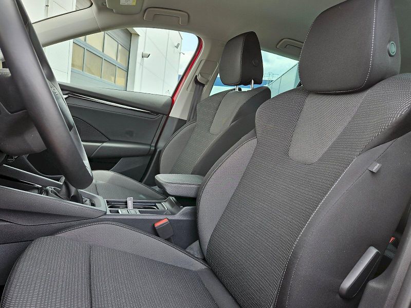 Škoda Octavia (2025) COMBI SELECTION 1,5 TSI 85 KW - fotka 13 z 28