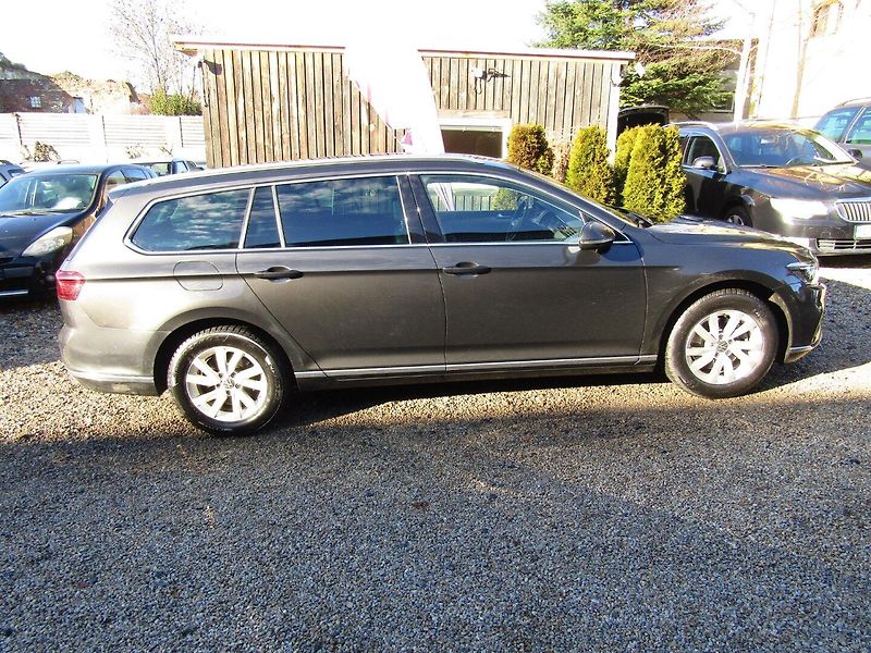Volkswagen Passat (2022) 2.0 TDI DSG 147kW  MATRIX - fotka 9 z 41