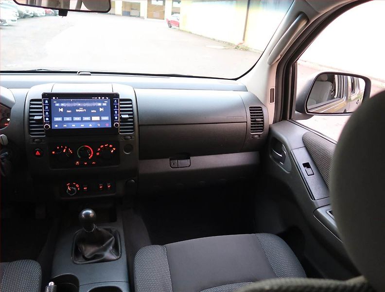 Nissan Navara (2011) 2.5 D, 4X4, Vyhř. sedaček - fotka 8 z 19