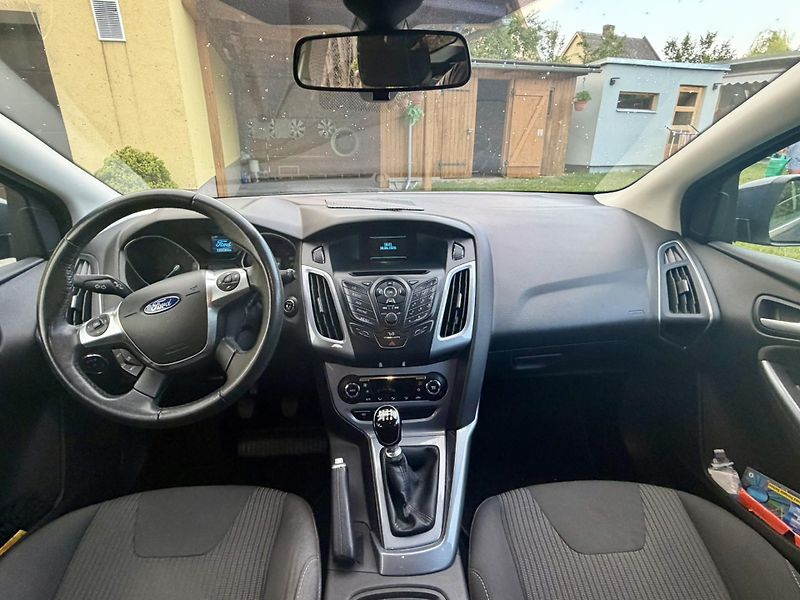 Ford Focus (2014) kombi 1.6TDCI - fotka 7 z 14