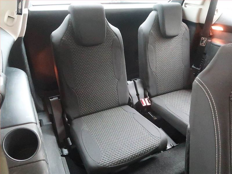 Citroën C4 Picasso (2011) 1.6 HDi, Automat, 7 míst - fotka 17 z 19